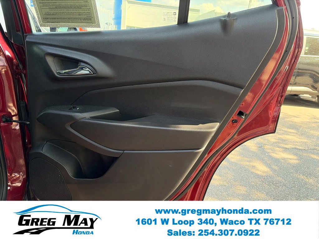 Used 2025 Chevrolet Trax LS w/ LS Convenience Package FWD image 14