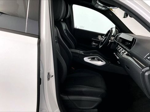 Used 2025 Mercedes-Benz GLS 63 AMG 4MATIC image 8