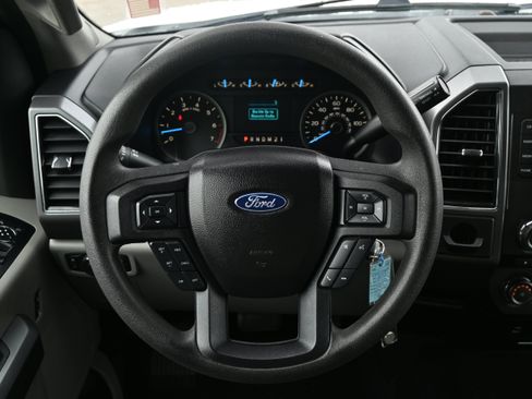 Used 2017 Ford F150 XLT RWD image 16