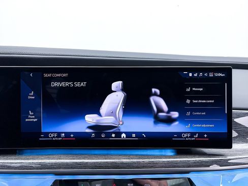 Used 2023 BMW 740i w/ Executive Package image 23