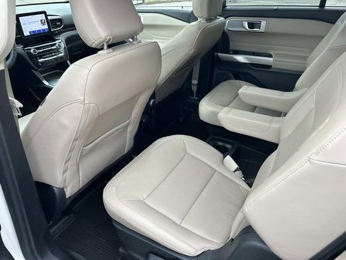 Used 2021 Ford Explorer Limited w/ Equipment Group 301A image 21