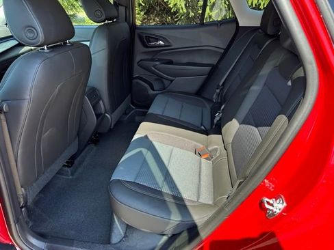 New 2026 Chevrolet Trax LT w/ LT Convenience Package FWD image 8