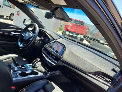 Used 2020 Cadillac CT4 V w/ Climate Package RWD image 30