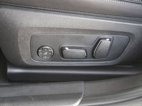 New 2026 BMW 330i Sedan RWD image 18