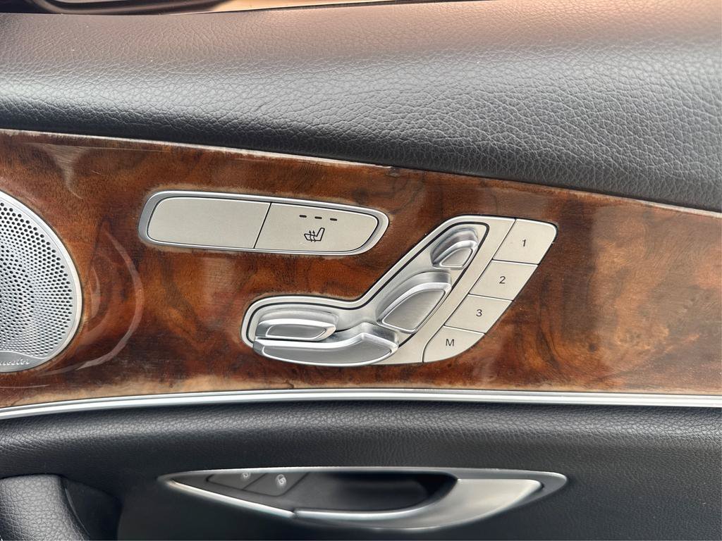 Used 2018 Mercedes-Benz E 300 image 22