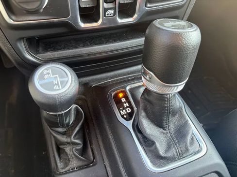 Used 2023 Jeep Wrangler Unlimited Sport AWD/4WD image 34