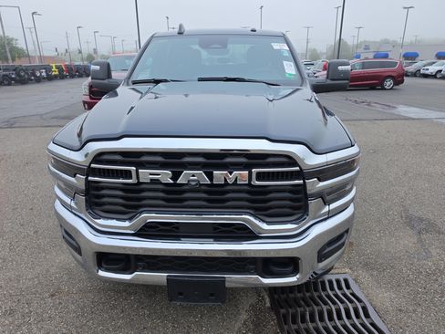 Used 2025 RAM 2500 Big Horn AWD/4WD image 8