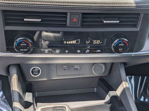 Used 2023 Nissan Rogue SV AWD/4WD image 25