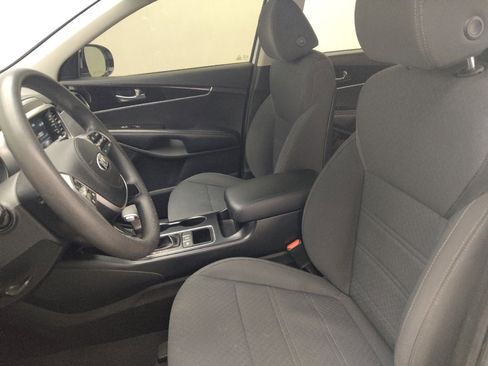 Used 2020 Kia Sorento AWD V6 image 17