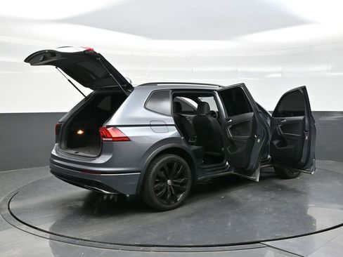 Used 2021 Volkswagen Tiguan SE R-Line image 51