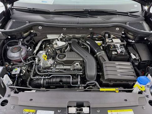 New 2026 Volkswagen Taos SE FWD image 29