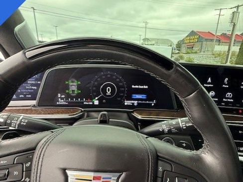 Used 2023 Cadillac Escalade Sport Platinum w/ LPO, ONYX Package image 41