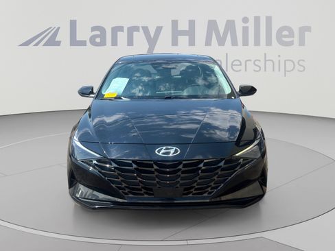 Used 2023 Hyundai Elantra Limited FWD image 9