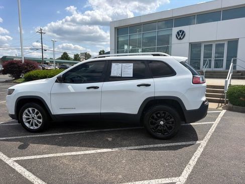 Used 2020 Jeep Cherokee Latitude AWD/4WD image 6