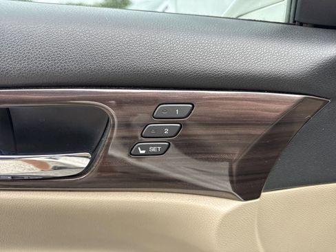 Used 2017 Honda Accord Touring image 17