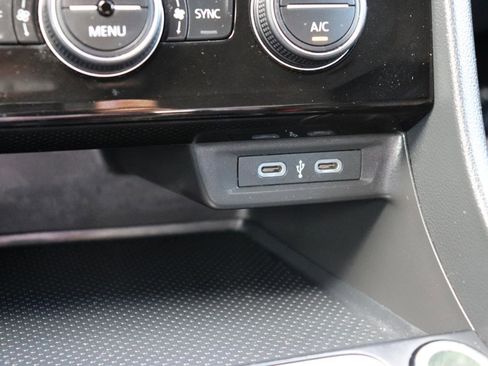 Used 2024 Volkswagen Jetta SE FWD image 34