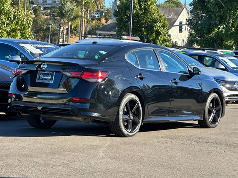 Used 2022 Nissan Sentra SR w/ Midnight Edition image 3