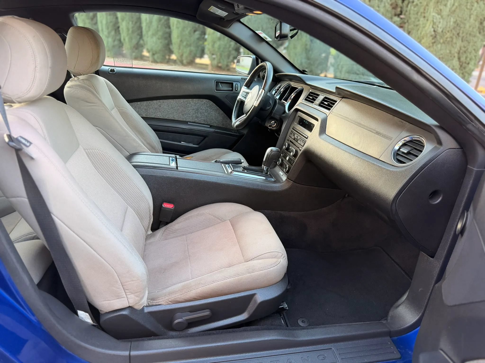 Used 2013 Ford Mustang Coupe RWD image 10