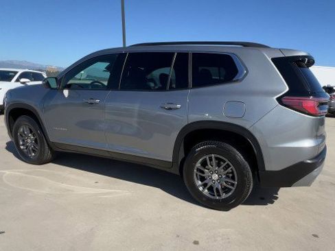 Used 2025 GMC Acadia Elevation image 6