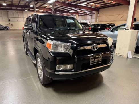 Used 2012 Toyota 4Runner Limited AWD/4WD image 7