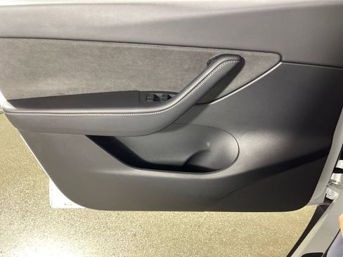 Used 2022 Tesla Model Y Performance image 19