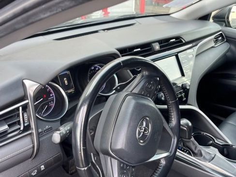 Used 2019 Toyota Camry SE image 13