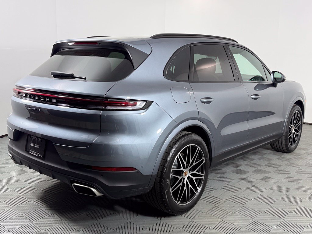 Certified 2026 Porsche Cayenne AWD/4WD image 7