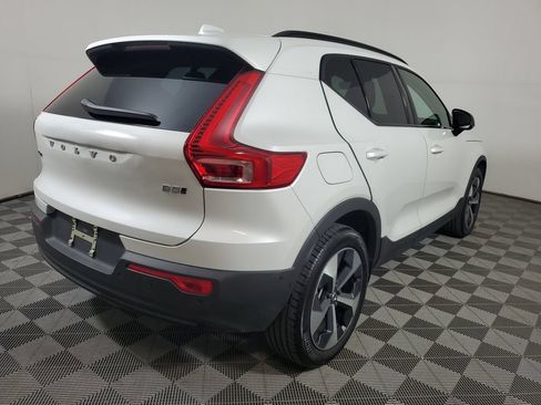 Certified 2026 Volvo XC40 B5 Plus AWD/4WD image 8