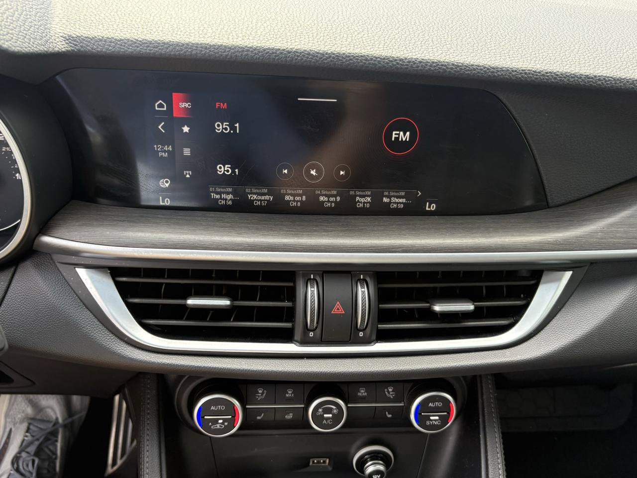 Used 2023 Alfa Romeo Stelvio Ti AWD/4WD image 16