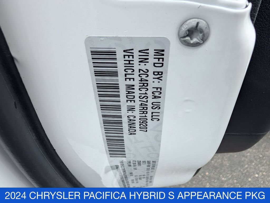 Used 2024 Chrysler Pacifica Limited FWD image 36