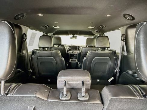 Used 2025 Chrysler Pacifica Select FWD image 40