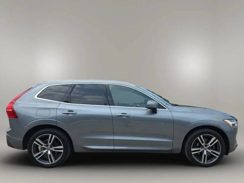 Used 2018 Volvo XC60 T5 Momentum w/ Vision Package AWD/4WD image 9