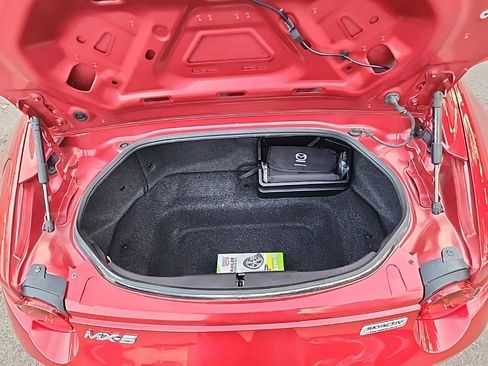 Used 2017 MAZDA MX-5 Miata RF Club image 9