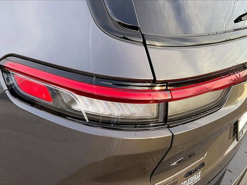 Used 2023 Jeep Grand Cherokee L Limited w/ Black Appearance Package image 30