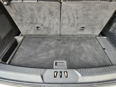 Used 2022 Ford Explorer Limited w/ Equipment Group 301A RWD image 35