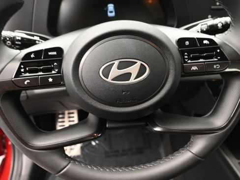 Certified 2025 Hyundai Elantra Sport image 18