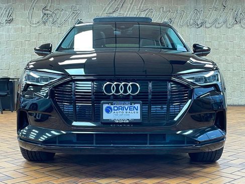 Used 2021 Audi e-tron Premium w/ Convenience Plus Package image 3