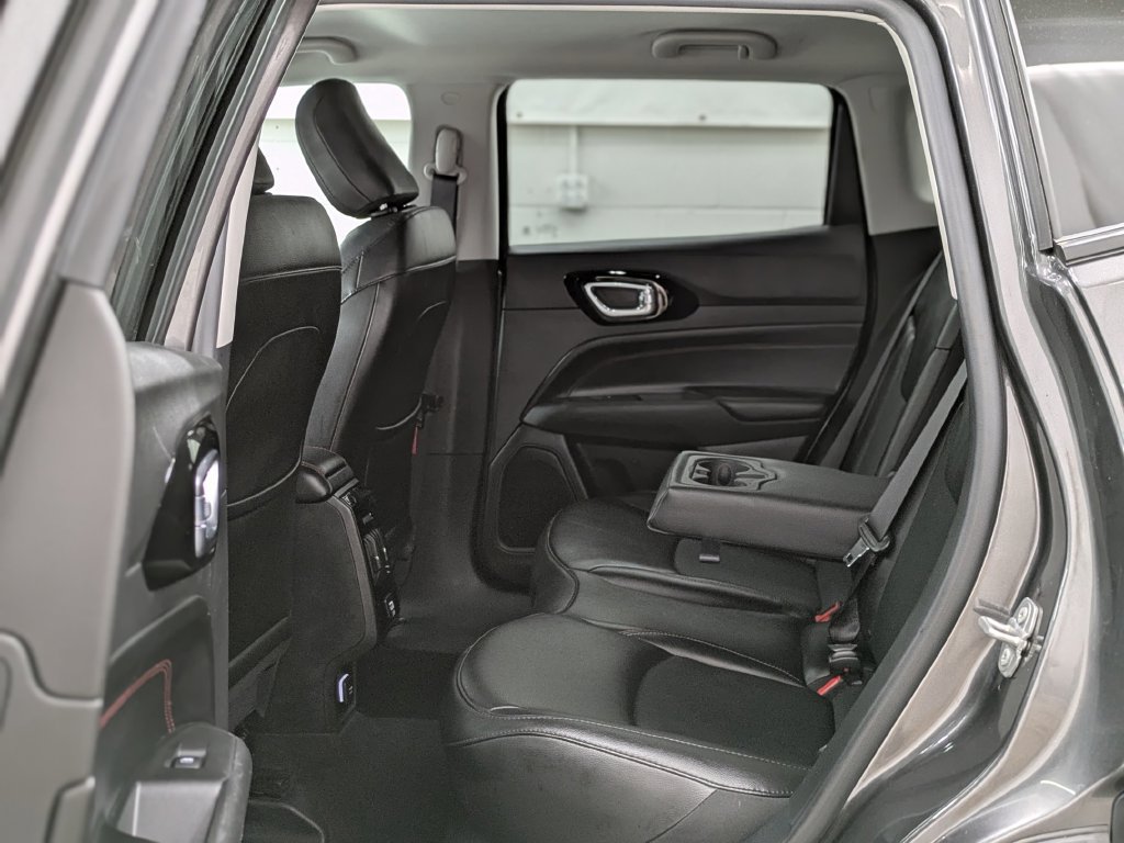 Used 2022 Jeep Compass Trailhawk AWD/4WD image 9