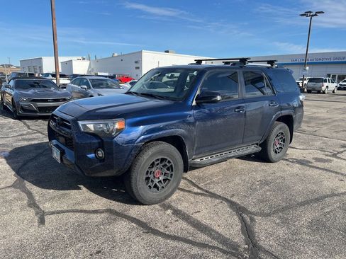 Used 2022 Toyota 4Runner SR5 Premium image 1