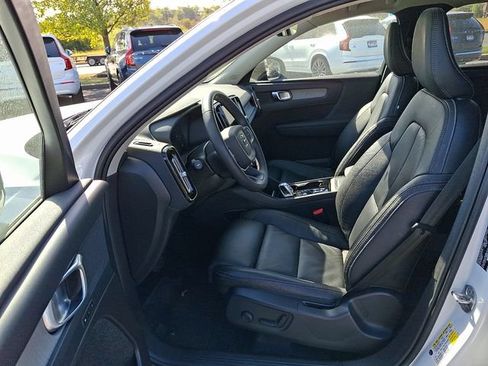 Used 2023 Volvo XC40 B5 Plus w/ Driver Assist Package AWD/4WD image 13