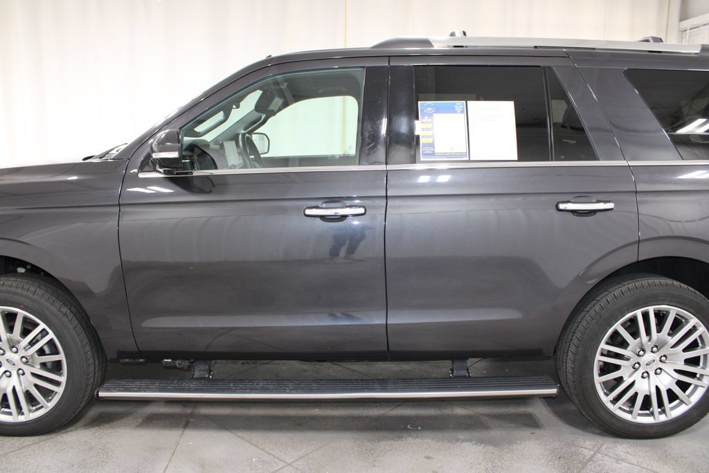 Used 2024 Ford Expedition Limited AWD/4WD image 6