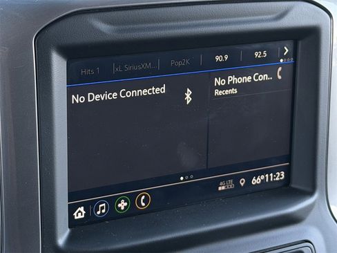 Used 2022 Chevrolet Silverado 2500 Custom w/ Custom Value Package image 17