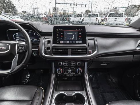 Used 2023 GMC Yukon XL SLT image 21