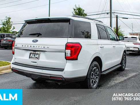 Used 2024 Ford Expedition XLT RWD image 5
