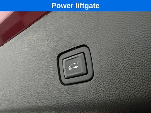 Used 2022 Chevrolet Traverse LT image 27