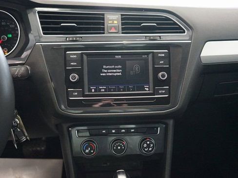 Used 2018 Volkswagen Tiguan S image 7