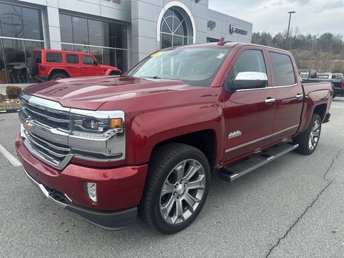 Used 2018 Chevrolet Silverado 1500 High Country image 2