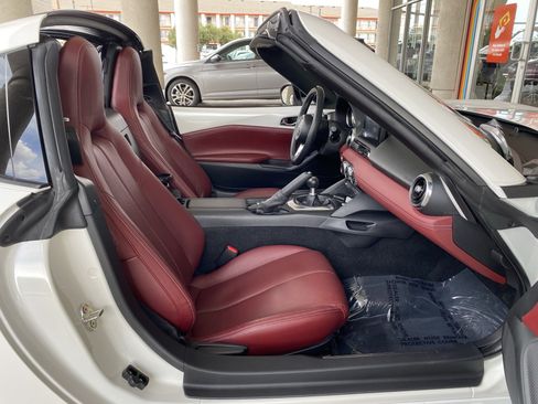 Used 2020 MAZDA MX-5 Miata RF Grand Touring RWD image 35