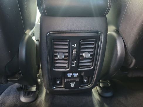 Used 2015 Jeep Grand Cherokee Limited image 15