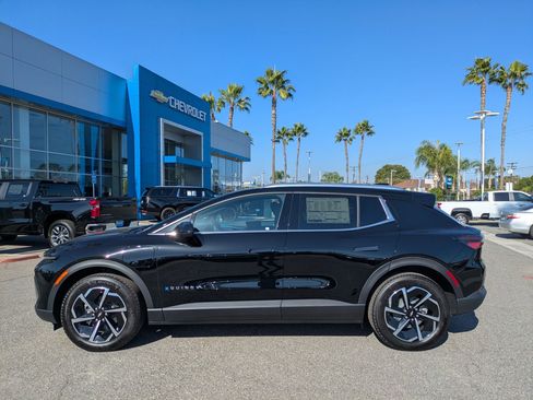 Used 2026 Chevrolet Equinox EV LT image 2